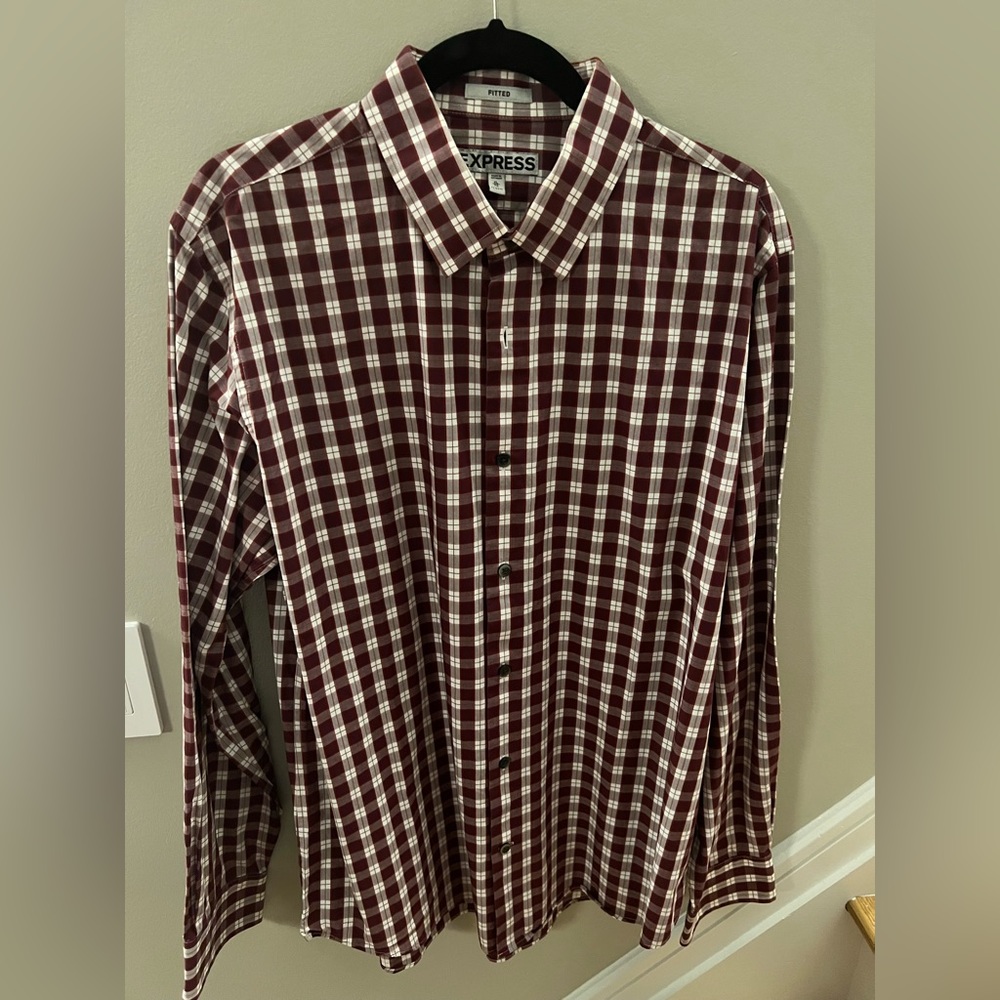 Mens like new "Express" Fitted Long Sleeve Plaid Button Down Excellent Shape!!!